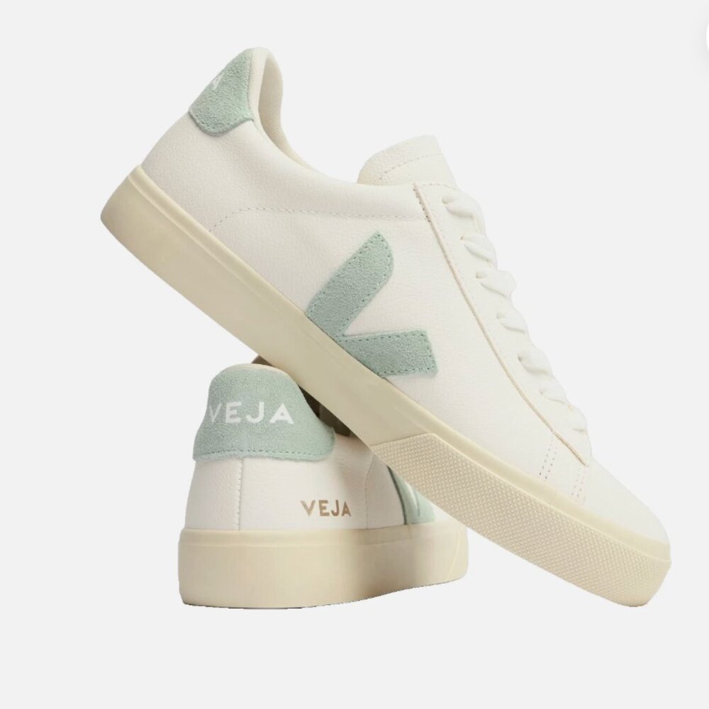 Veja Campo Sneakers in Extra-White/Matcha, size 10